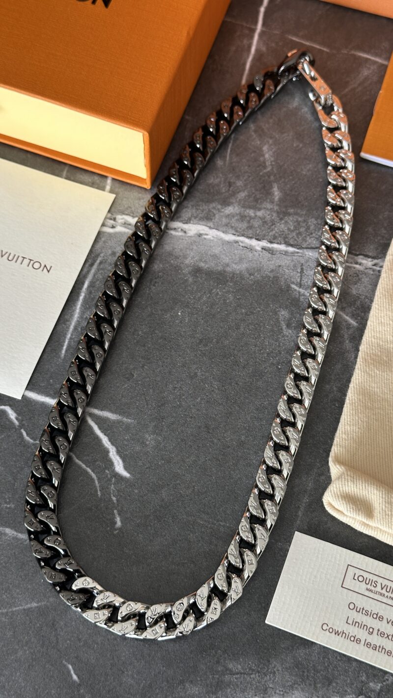 COLGANTE LV BLACK SILVER