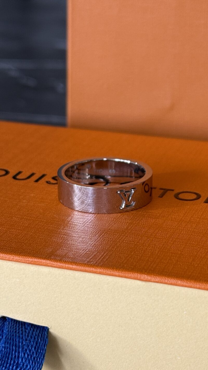 ANILLO LV PLATA - Imagen 3