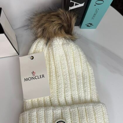 GORRO BLANCO MNC POM