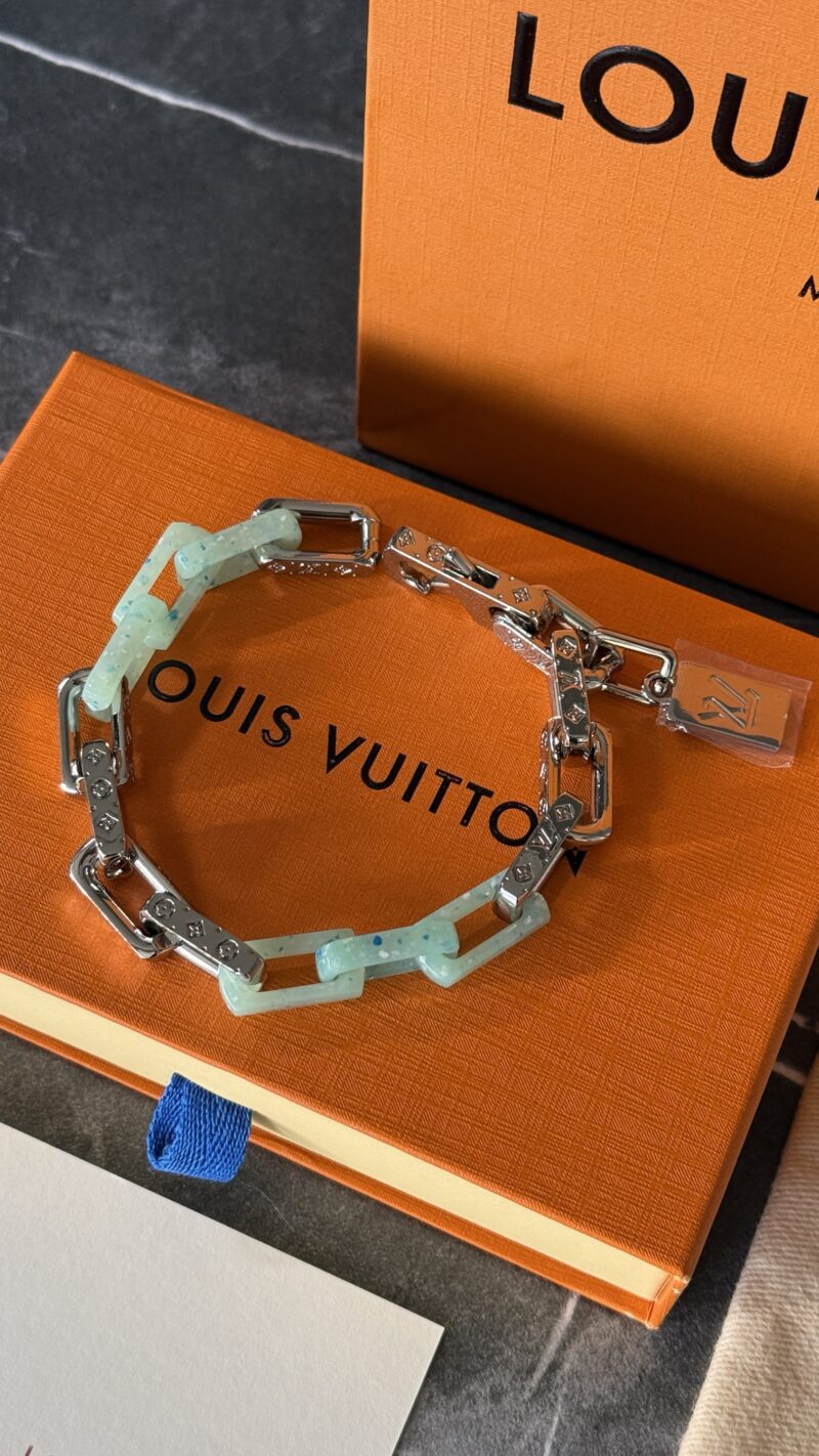 PULSERA LV AND