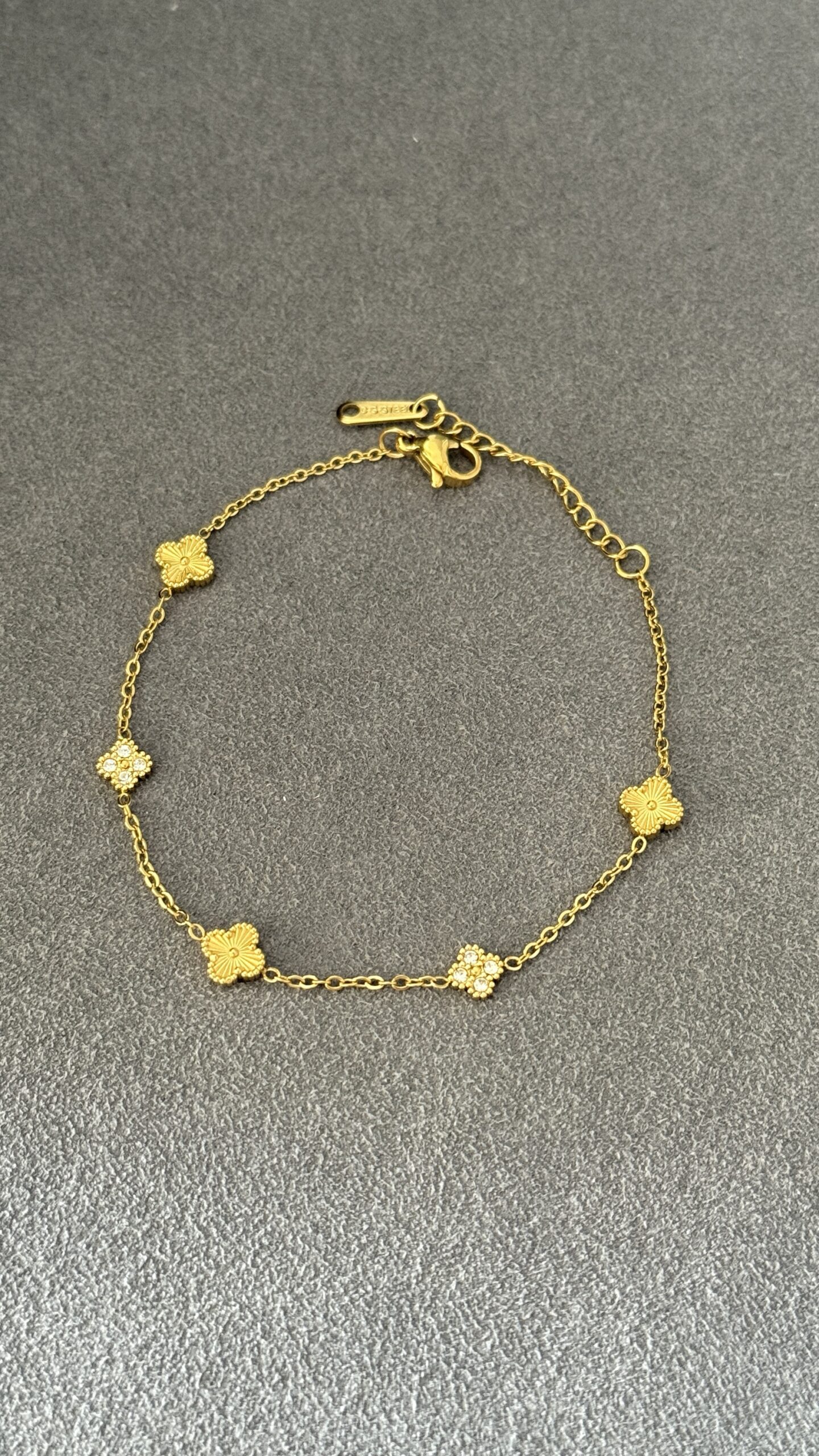 PULSERA TRÉBOL ORO FINA