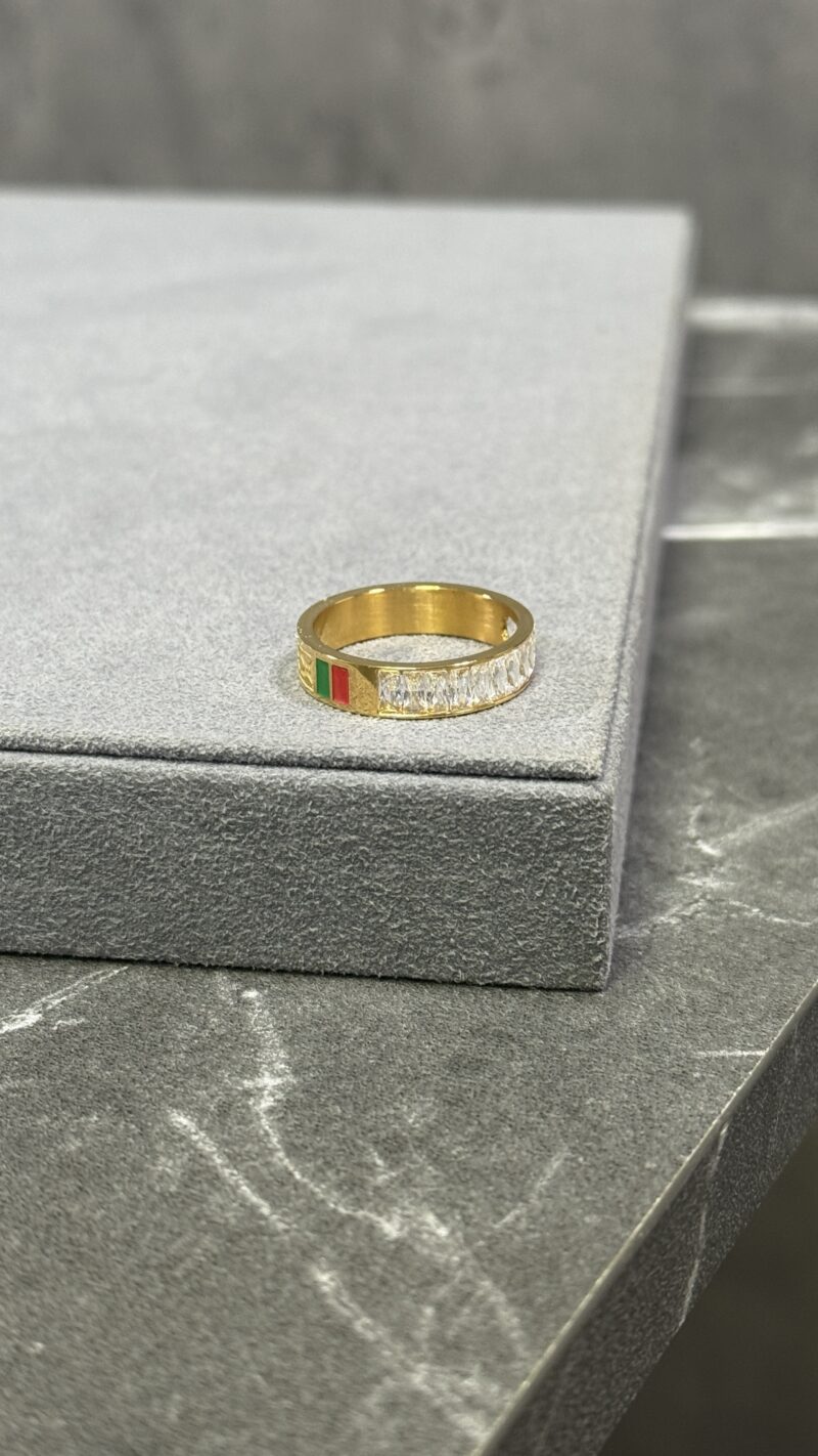 ANILLO ORO DIAMANTES DETALLE VERDE/ROJO