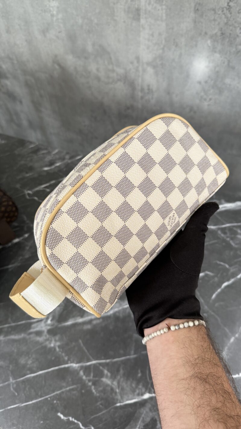 NECESER BLANCO CUADROS