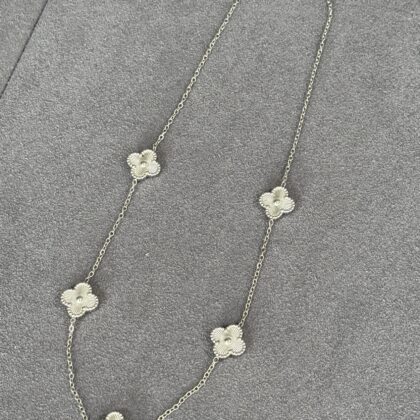 COLLAR CINCO TRÉBOL PLATA