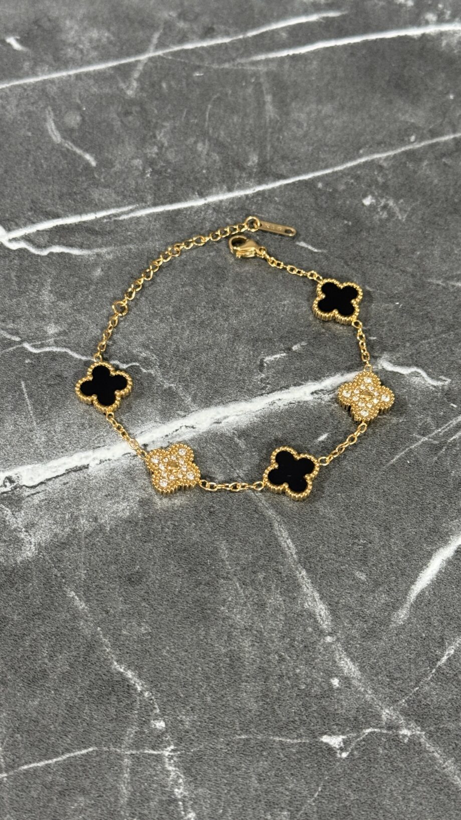 PULSERA TRÉBOL NEGRA / ORO BRILLANTES